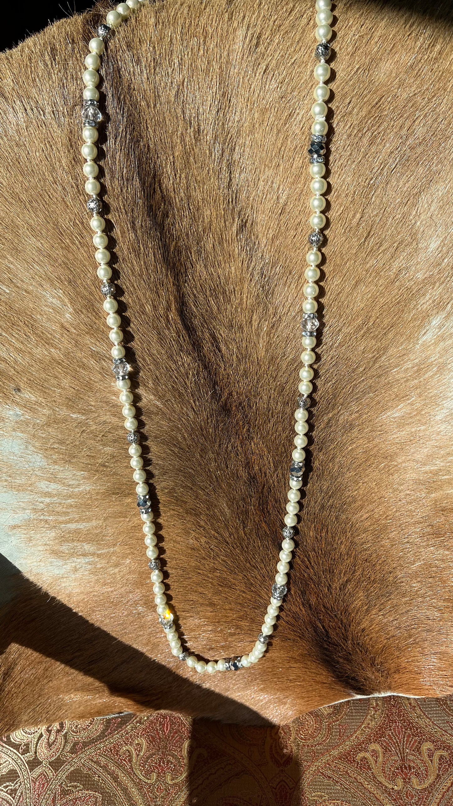 Faux pearl beaded necklace